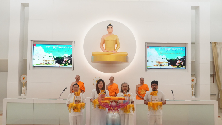 วัดพระธรมกายฟลอริดา จัดพิธีทอดผ้าป่าบำรุงวัด 