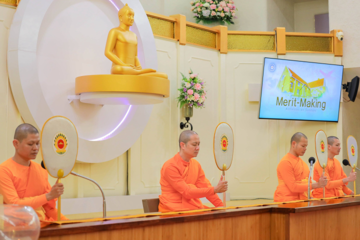 วัดพระธรรมกายแคนซัส จัดงานบุญวันอาทิตย์