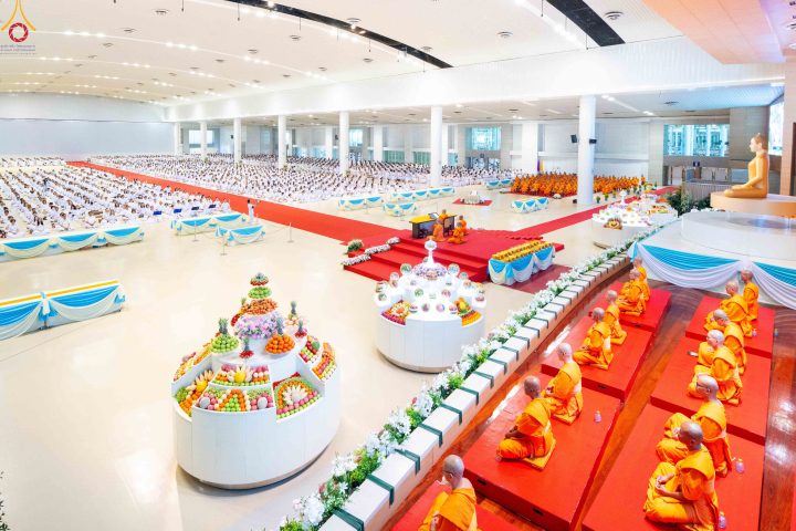 วัดพระธรรมกาย จัดพิธีบูชาข้าวพระ