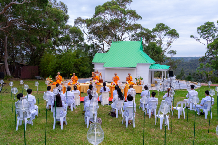 วัดพระธรรมกายนครซิดนีย์ จัดพิธีจุดโคมประทีปถวายเป็นพุทธบูชา เนื่องในวันมาฆบูชา