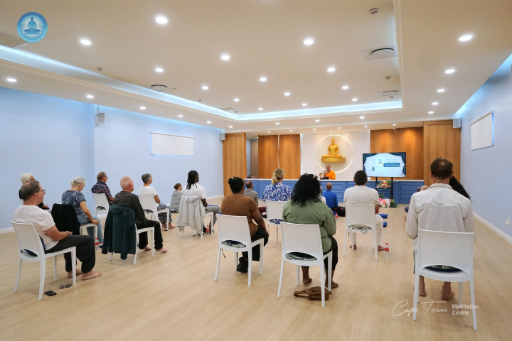 วัดพุทธเคปทาวน์  จัดกิจกรรมสอนสมาธิให้กับชาวท้องถิ่น