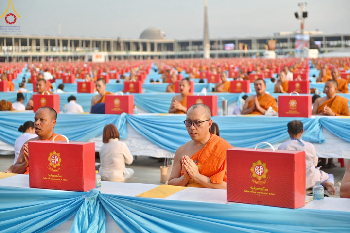 มหาสังฆทาน 40,000 วัด ทัสนานุตริยะ