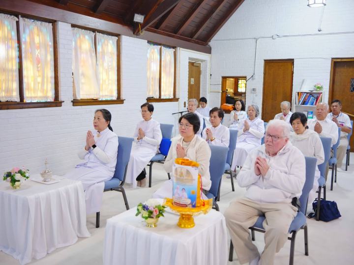 วัดพระธรรมกายชิคาโก จัดพิธีถวายกองบุญอุปโภคบริโภค