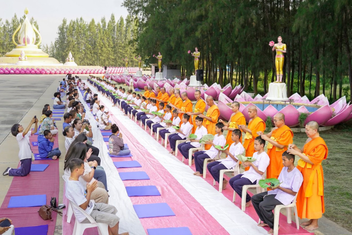 พิธีตัดปอยผมโครงการบรรพชาสามเณรฟื้นฟูพระพุทธศาสนาทั่วไทย ณ ศูนย์อบรมเยาวชนกาญจนบุรี