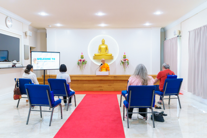 วัดพระธรรมกายปาล์มบีช จัดคลาสสมาธิแก่ชาวท้องถิ่น