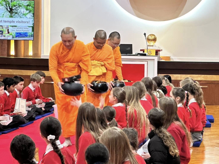 The learning of Buddhist culture for primary school students in England