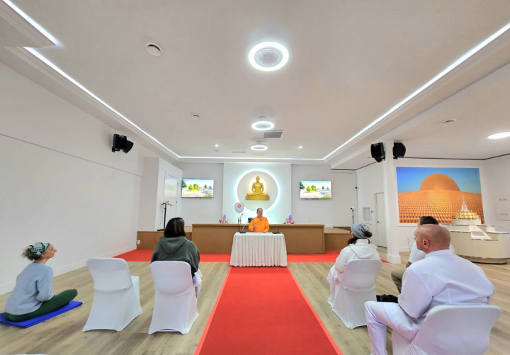 วัดพระธรรมกายแวนคูเวอร์ จัดกิจกรรมฝึกนั่งสมาธิแก่ชาวท้องถิ่น