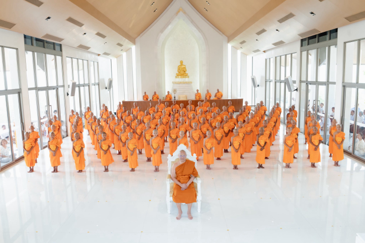 ศูนย์ปฏิบัติธรรมแก้วเมืองเลย จัดพิธีบรรพชาสามเณรภาคฤดูร้อน