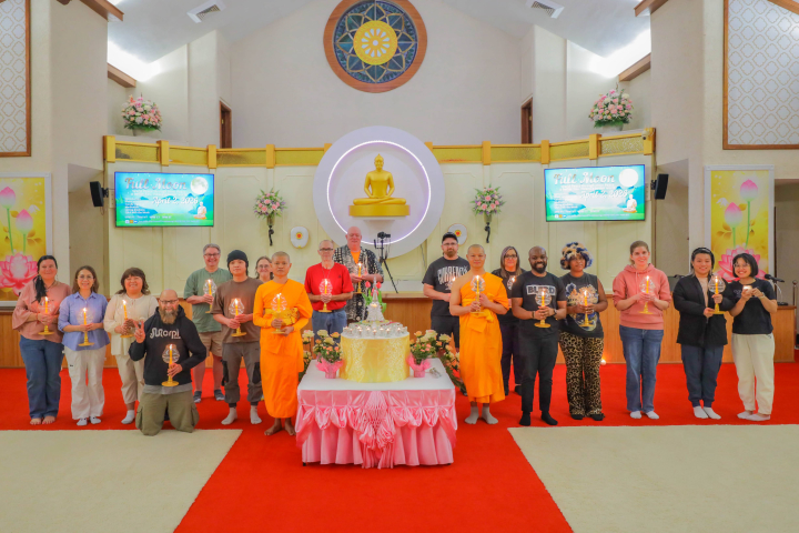 วัดพระธรรมกายแคนซัส จัดกิจกรรมนำนั่งสมาธิประจำเดือน