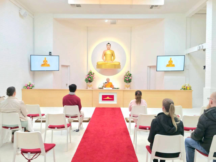 วัดพระธรรมกายแคลิฟอร์เนีย จัดกิจกรรมฝึกสมาธิให้กับชาวท้องถิ่น