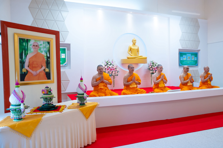 วัดพระธรรมกายสตอกโฮล์ม จัดพิธีมุทิตาอายุวัฒนมงคล 82 ปี หลวงพ่อธัมมชโย