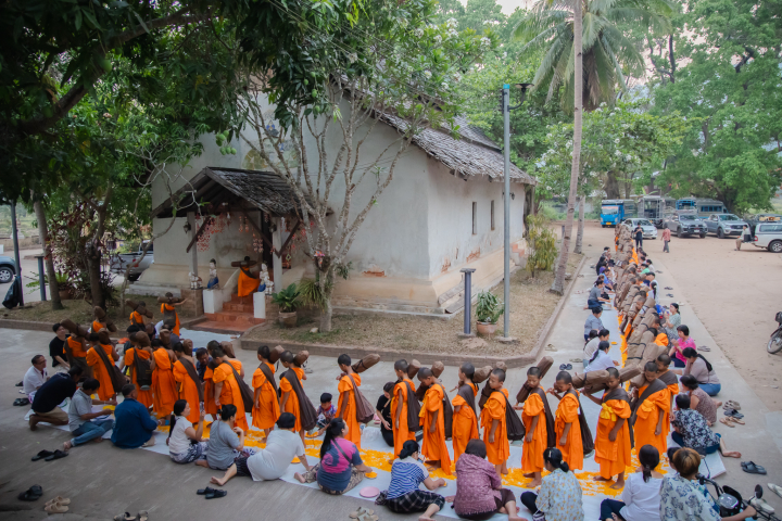 สามเณรภาคฤดูร้อน ศูนย์ปฏิบัติธรรมแก้วเมืองเลย ร่วมเดินธุดงค์จากใจกลางเมือง ด่านซ้ายมุ่งสู่บ้านนาดี