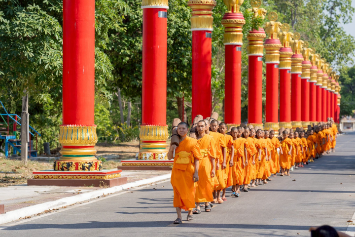 ศูนย์อบรมเยาวชนกาญจนบุรี จัดเดินธรรมยาตราโครงการบรรพชาสามเณรฟื้นฟูพระพุทธศาสนาทั่วไทย