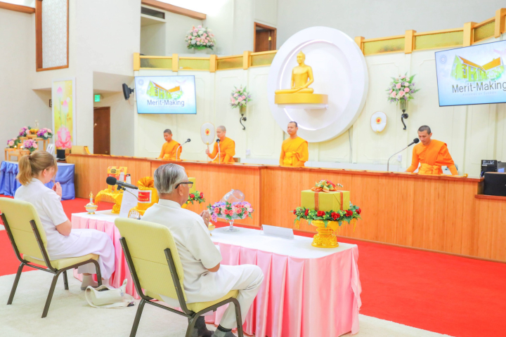 วัดพระธรรมกายแคนซัส จัดงานบุญวันอาทิตย์ 