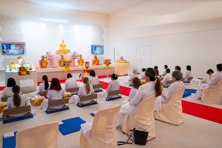 วัดพระธรรมกายสตอกโฮล์ม จัดงานบุญพิธีบูชาข้าวพระ