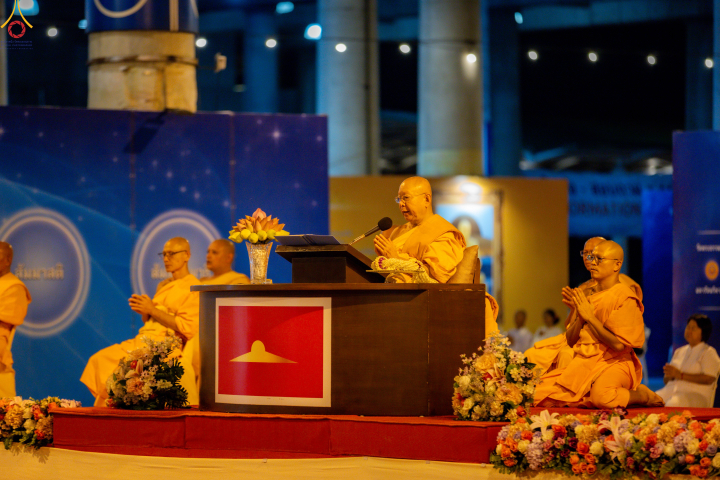วัดพระธรรมกาย จัดพิธีฉลองชัยชิตังเมสวดธัมมจักกัปปวัตตนสูตร 8,333,000,000 จบ