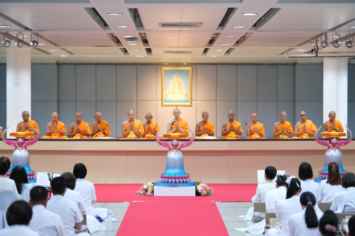 ศูนย์ปฏิบัติธรรมจังหวัดบุรีรัมย์ จัดพิธีทอดผ้าป่าสร้างหลังคาศาลาปฏิบัติธรรม