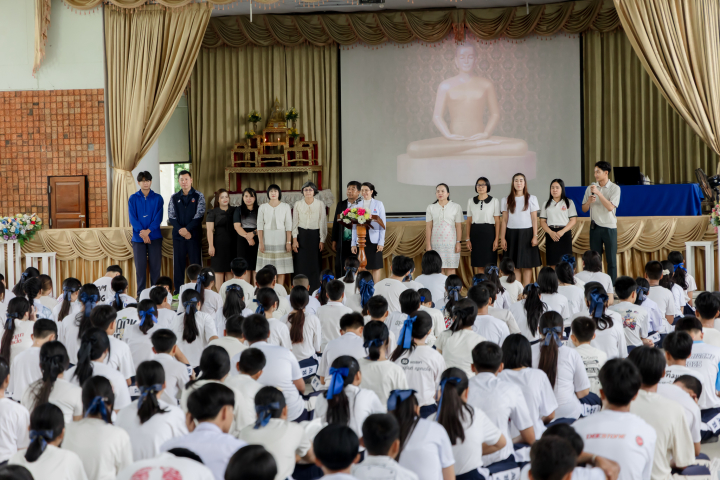 คณะสงฆ์ศูนย์ปฏิบัติธรรมแก้วเมืองเลย ร่วมกับ โรงเรียนภูเรือวิทยา จัดอบรมคุณธรรม จริยธรรม ต้อนรับนักเรียนใหม่ 