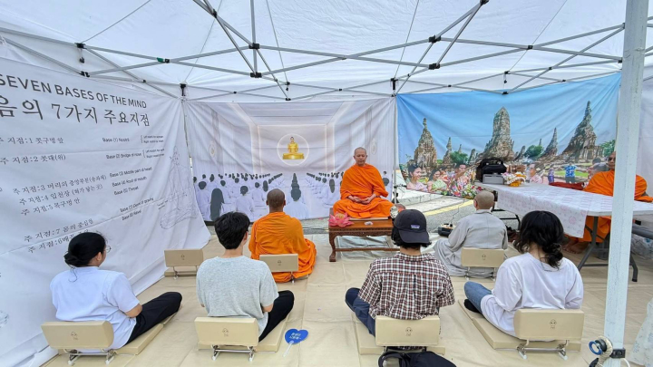 วัดไทยในเกาหลีใต้เปิดบูธสอนนั่งสมาธิ ในงานสัปดาห์วันวิสาขบูชานานาชาติ