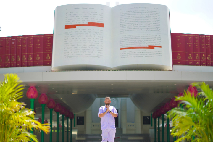 นักธุรกิจชาวรัสเซีย เดินทางมาเยี่ยมชมวัดพระธรรมกาย