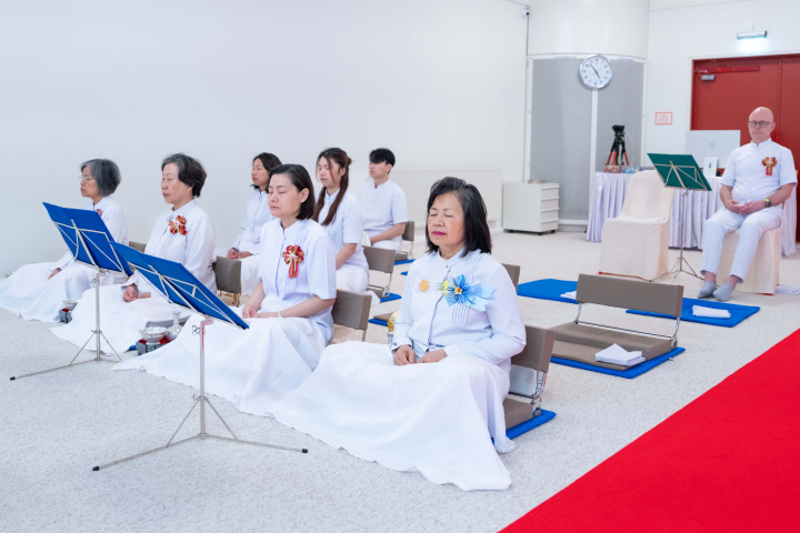 วัดพระธรรมกายสตอกโฮล์ม จัดงานบุญบูชาข้าวพระ