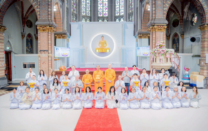 วัดพระธรรมกายเนเธอร์แลนด์ จัดพิธีตัดปอยผมธรรมทายาทนานาชาติ