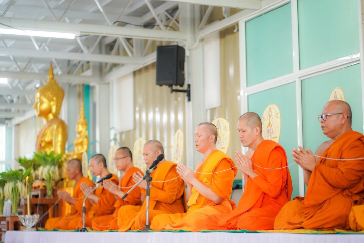 วัดพระธรรมกาย ร่วมทอดผ้าป่าเพื่อการศึกษาศูนย์การศึกษาพระปริยัติธรรม สำนักเรียนวัดโมลีโลกยาราม