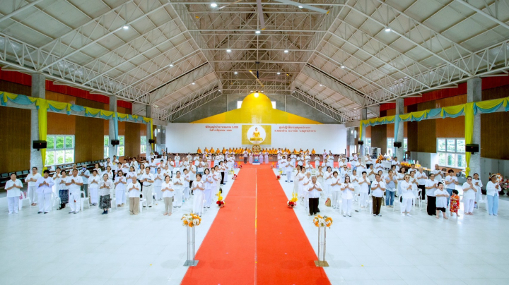 ศูนย์ปฏิบัติธรรมสมุทรปราการ จัดพิธีทอดผ้าป่าสามัคคีถวายจอภาพ LED