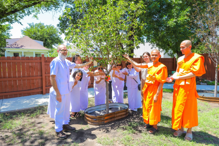 วัดพระธรรมกายแคนซัส จัดงานบุญวันอาทิตย์