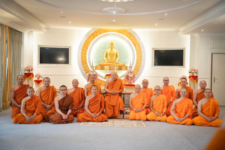 เจ้าคณะใหญ่หนเหนือ ถวายกำลังใจพระธรรมทูตวัดพระธรรมกายไรน์แลนด์