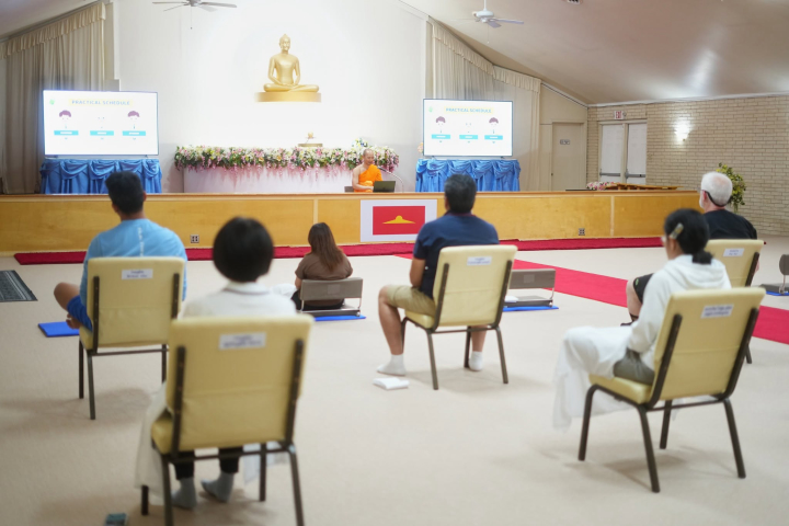 คลาสสมาธิ ณ วัดพระธรรมกายเท็กซัส