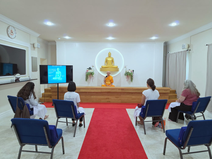 วัดพระธรรมกายปาล์มบีช จัดคลาสสมาธิแก่ชาวท้องถิ่น