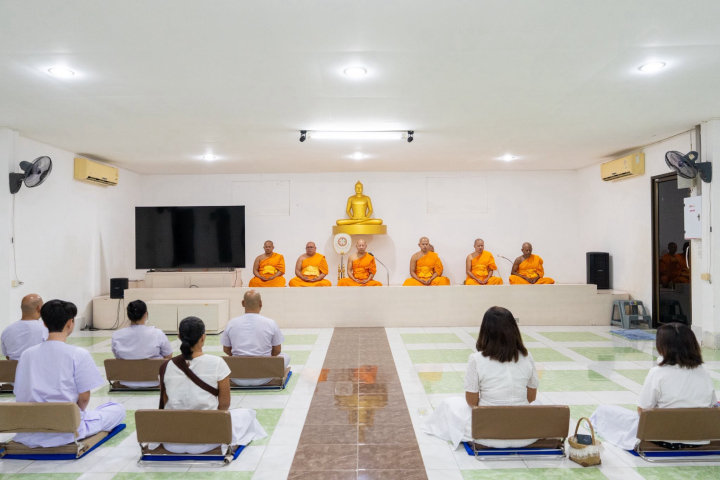 ศูนย์ปฏิบัติธรรมสุราษฎร์ธานี จัดกิจกรรมงานบุญเนื่องในวันพระ