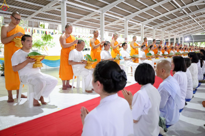 วัดพระธรรมกาย จัดพิธีตัดปอยผมและปลงผมธรรมทายาท IDOP รุ่นที่ 21