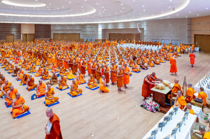 พระพรหมวชิรานุวัตร มอบประกาศนียบัตรแด่พระสังฆาธิการกว่า 1,200 รูป