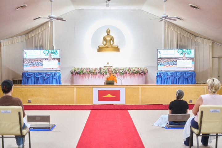 คลาสพระพุทธศาสนาและคลาสสมาธิ ณ วัดพระธรรมกายเท็กซัส