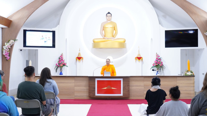 คลาสสมาธิชาวท้องถิ่น ณ วัดพระธรรมกายซีแอตเติล