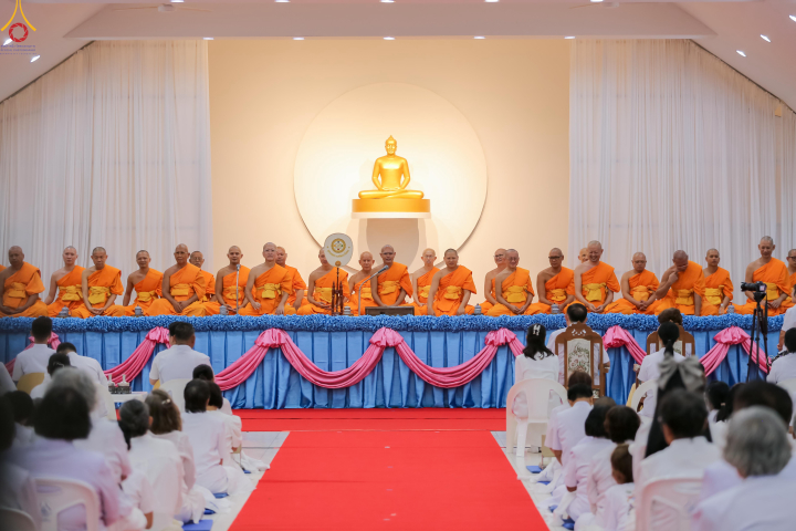 พิธีทอดผ้าป่าและพิธีตอกเสาเข็มต้นสุดท้าย สร้างองค์พระเจดีย์เพื่อสร้างสันติภาพโลก ณ ธุดงคสถานพัฒนานิคม