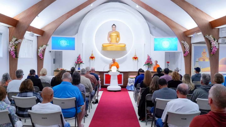 “The Full Moon Meditation” of Wat Phra Dhammakaya Seattle