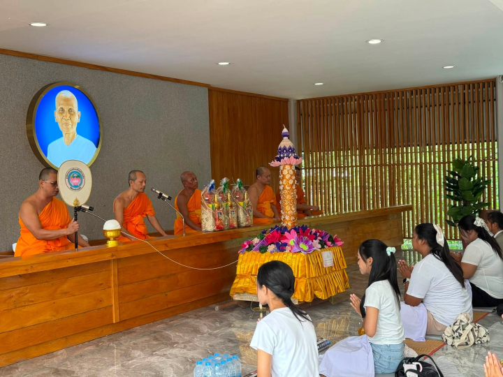 มหาวิทยาลัยนราธิวาสราชนครินทร์ จัดพิธีถวายเทียนพรรษาแด่คณะสงฆ์ที่พักสงฆ์บ้านร่มเย็น