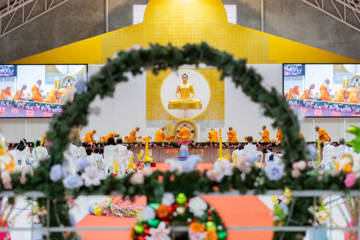 ศูนย์ปฏิบัติธรรมสมุทรปราการ จัดพิธีทอดผ้าบำรุงศูนย์ พิธีถวายเทียนพรรษา และผ้าอาบน้ำฝน