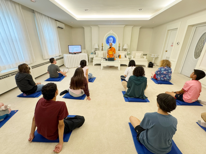 วัดพระธรรมกายชิคาโก จัดกิจกรรม Mindfulness Camp for Teen
