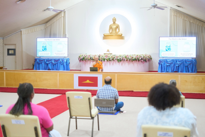 คลาสสมาธิ ณ วัดพระธรรมกายเท็กซัส