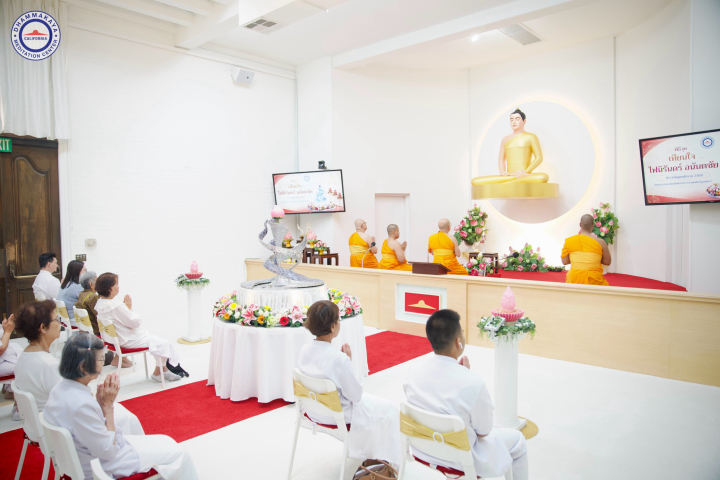 วัดพระธรรมกายแคลิฟอร์เนีย จัดพิธีจุดเทียนใจ ไฟนิรันดร์อนันตชัย