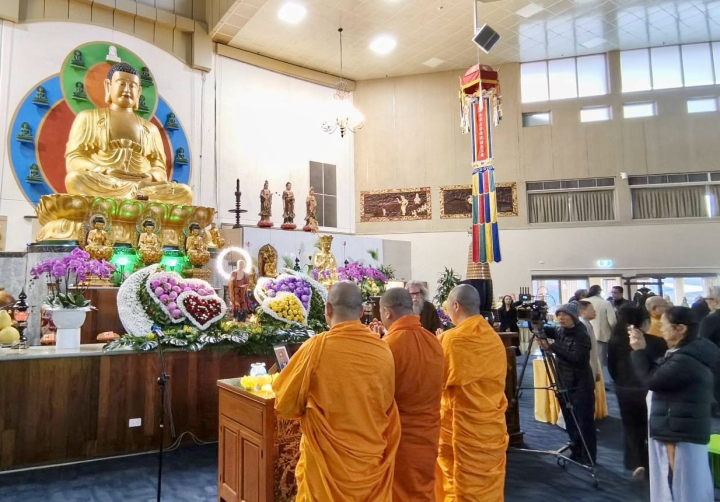 วัดพระธรรมกายเมลเบิร์น ร่วมพิธีสวดภาวนาระหว่างศาสนา เพื่อสันติภาพและรำลึกถึงผู้เสียชีวิตในรัฐวิกตอเรีย