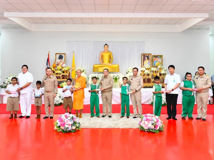 ผู้ว่าราชการจังหวัดปทุมธานี เป็นประธานในพิธีเปิดโครงการเด็กไทยสายตาดี เฉลิมพระเกียรติพระบาทสมเด็จพระเจ้าอยู่หัว