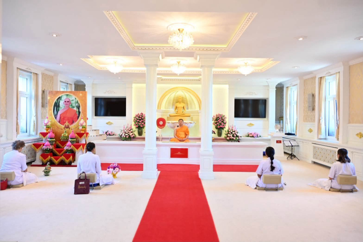 วัดพระธรรมกายสวิตเซอร์แลนด์ จัดบวชอุบาสิกาแก้ว เนื่องในวันธรรมชัย