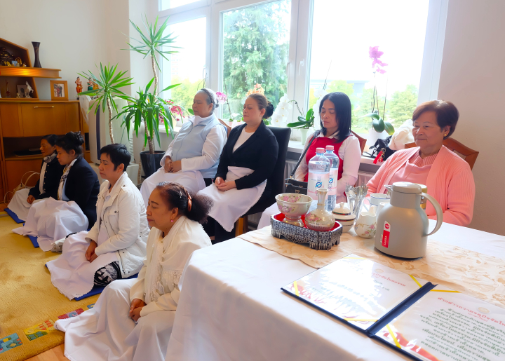 วัดพระธรรมกายเบอร์ลิน ร่วมกับทีมงานอาสาสมัคร จัดกิจกรรมบ้านกัลยาณมิตรสัญจร