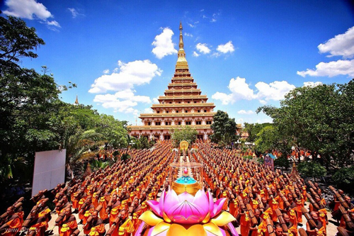 ประมวลภาพธุดงค์ธรรมชัยอัญเชิญพระบรมธาตุ วันที่ 10 พ.ค.2557 จ.ขอนแก่น