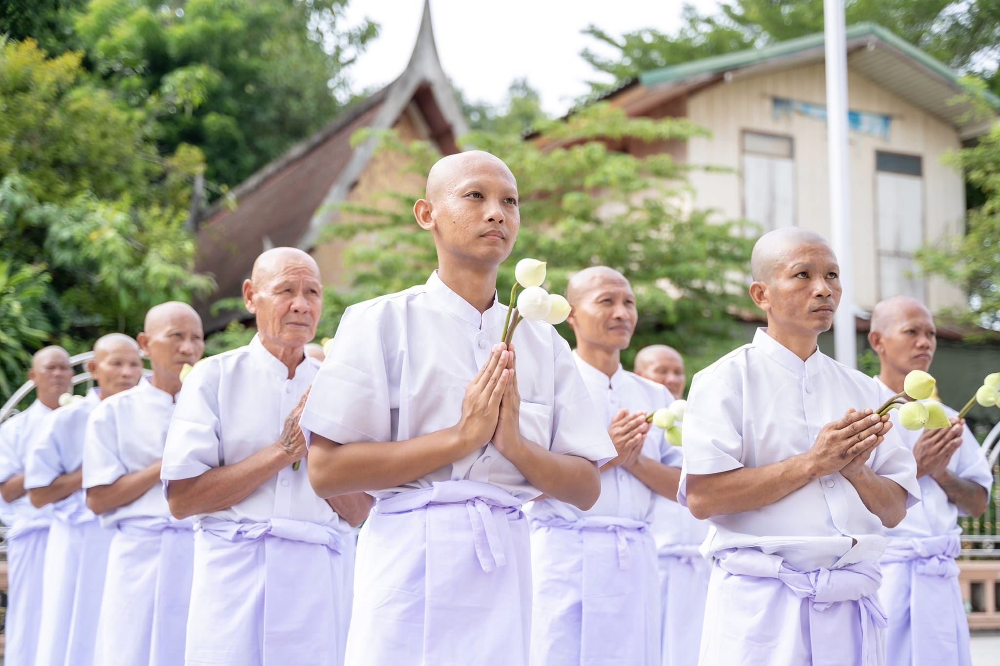 ศูนย์ปฏิบัติธรรมพนมสารคาม (เพชรตะวัน) จัดพิธีบรรพชาอุปสมบทรุ่นเข้าพรรษา